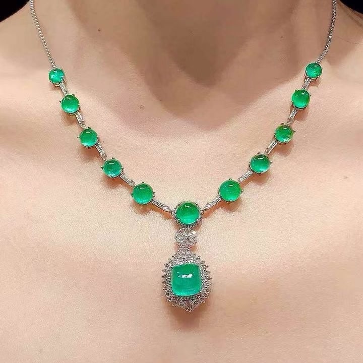 14k Gold 14.5 Ct Natural Emerald & Diamond & Sapphire Necklace - 6