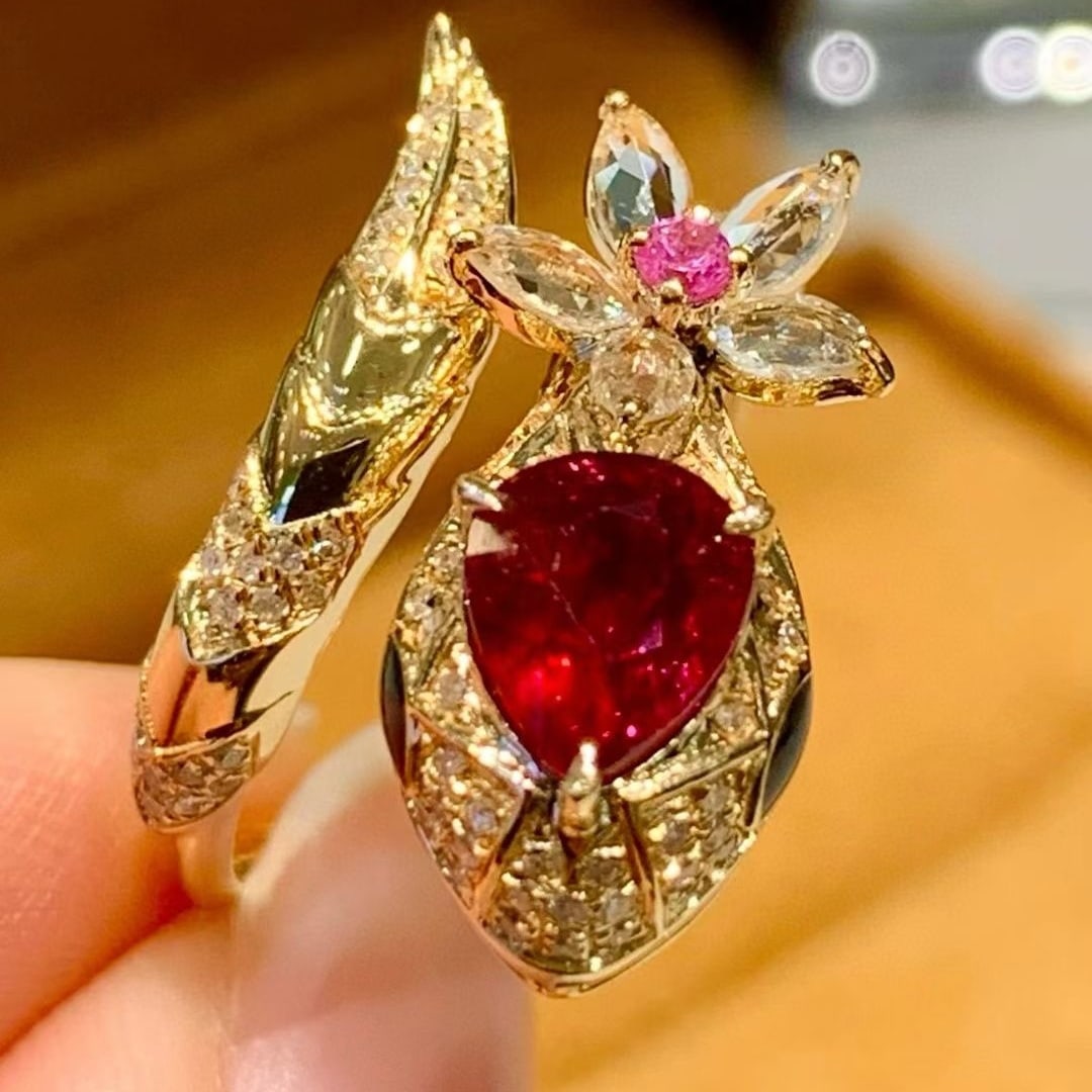 14k Gold 1.04 Ct Vivid Red Natural Ruby & Diamond Ring - 3