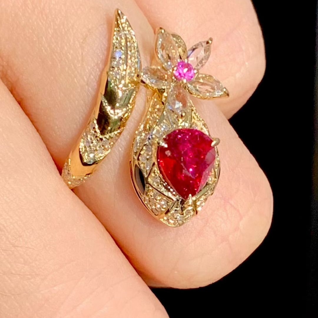 14k Gold 1.04 Ct Vivid Red Natural Ruby & Diamond Ring - 4