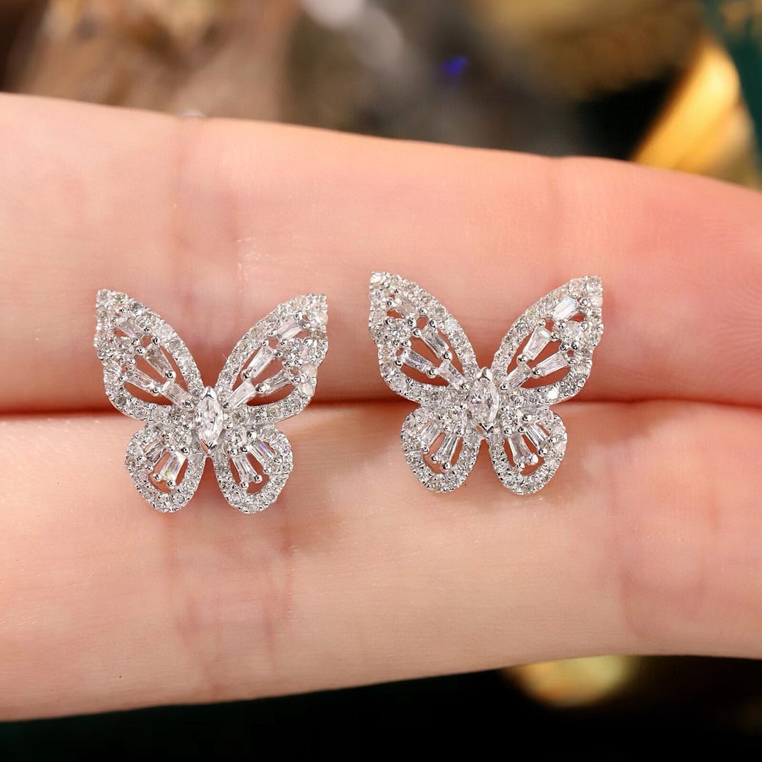 14k Gold 0.64 Ct Natural H Diamond & Butterfly Earrings - 2
