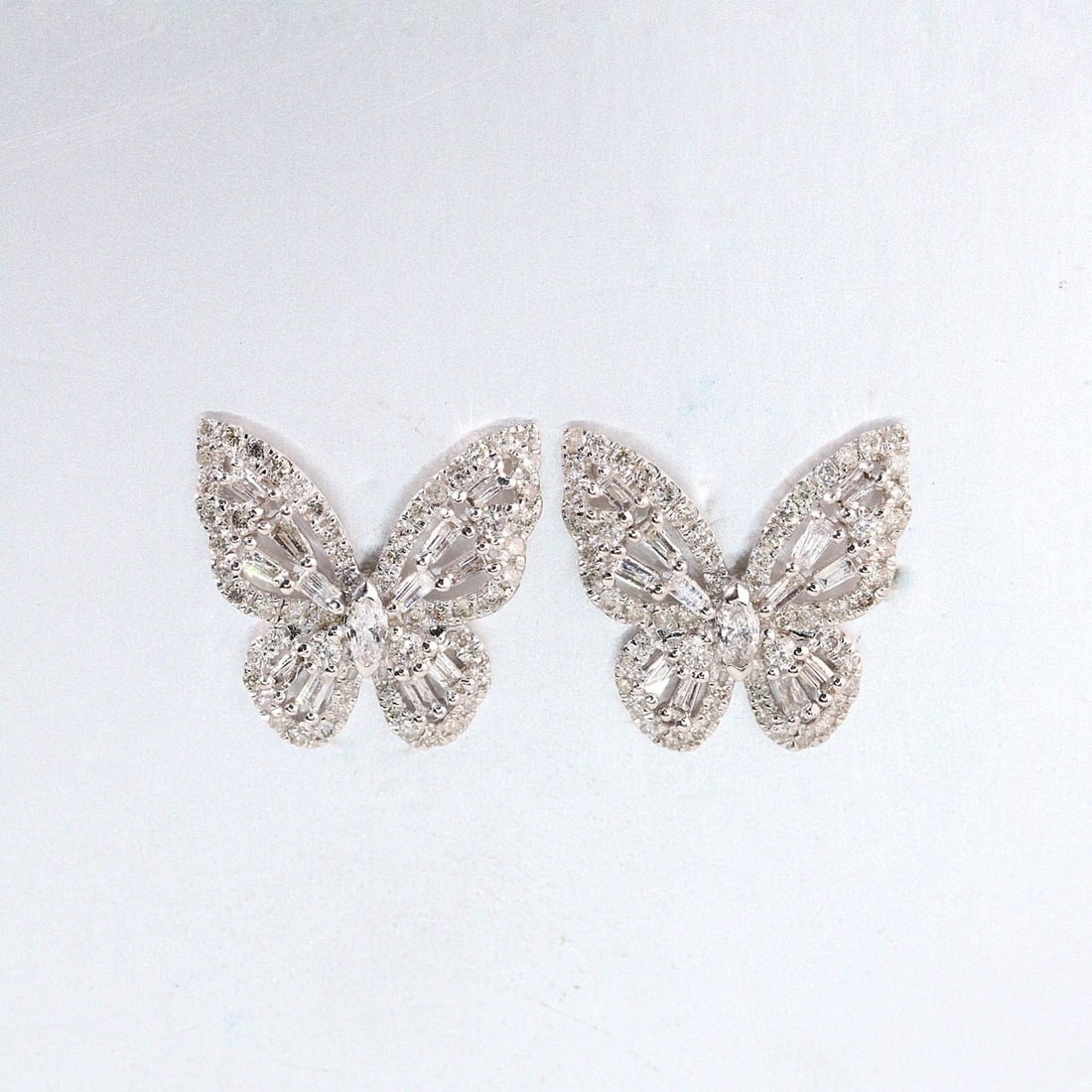 14k Gold 0.64 Ct Natural H Diamond & Butterfly Earrings - 5