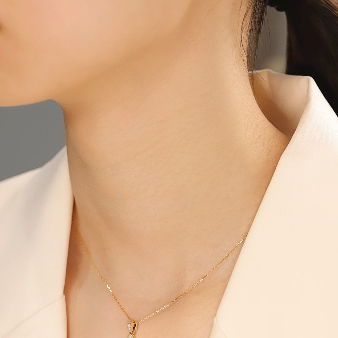 14k Gold 0.46 Ctw Vivid Green Natural Emerald & Diamond Earrings - 4