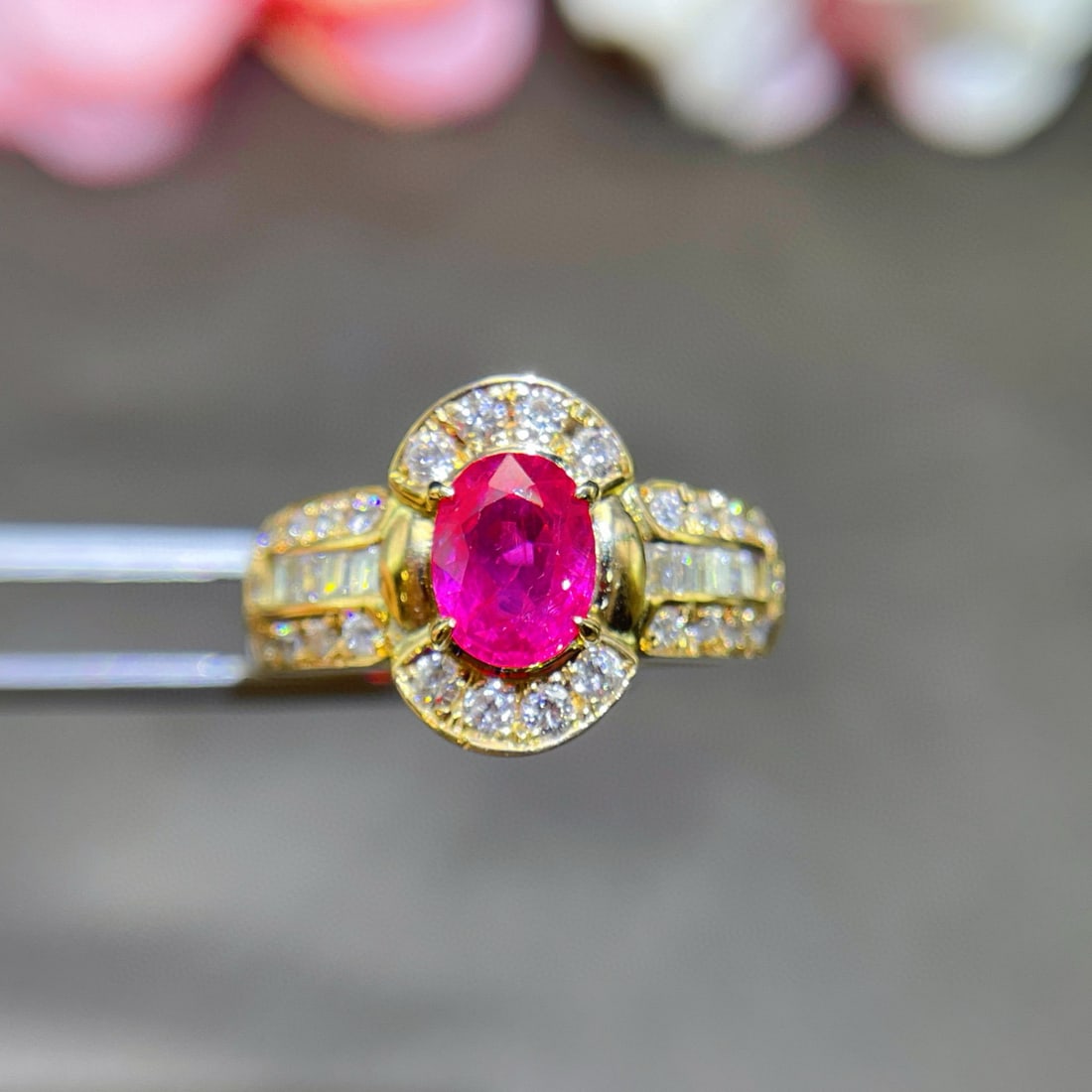 14k Gold 1.86 Ctw Natural Sapphire & Diamond Ring: Ref:231131199 // gold content:14k gold // ring size:7. 25us // // main gemstone:sapphire // shape:oval // carat weight:1. 35ct // color:pink // treatment:natural // // adjacent gemstone 2 : diamond //