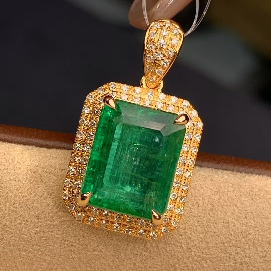 14k Gold 3.82 Ctw Natural Emerald & Diamond Pendant( Without Chain ) - 3