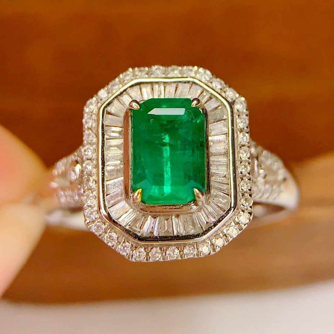 14k Gold 1.35 Ct Natural Emerald & Diamond Ring - 5