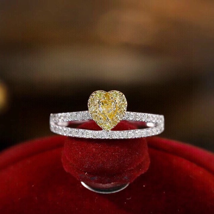 14k Gold 0.5 Ct Natural Color Diamond Ring - 3