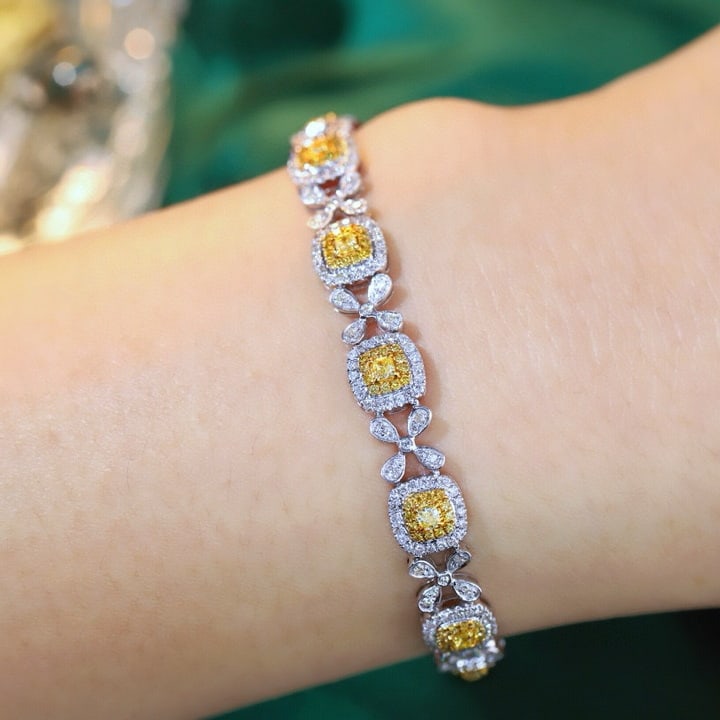 14k Gold 2.85 Ct Natural Color Diamond Bracelet - 3