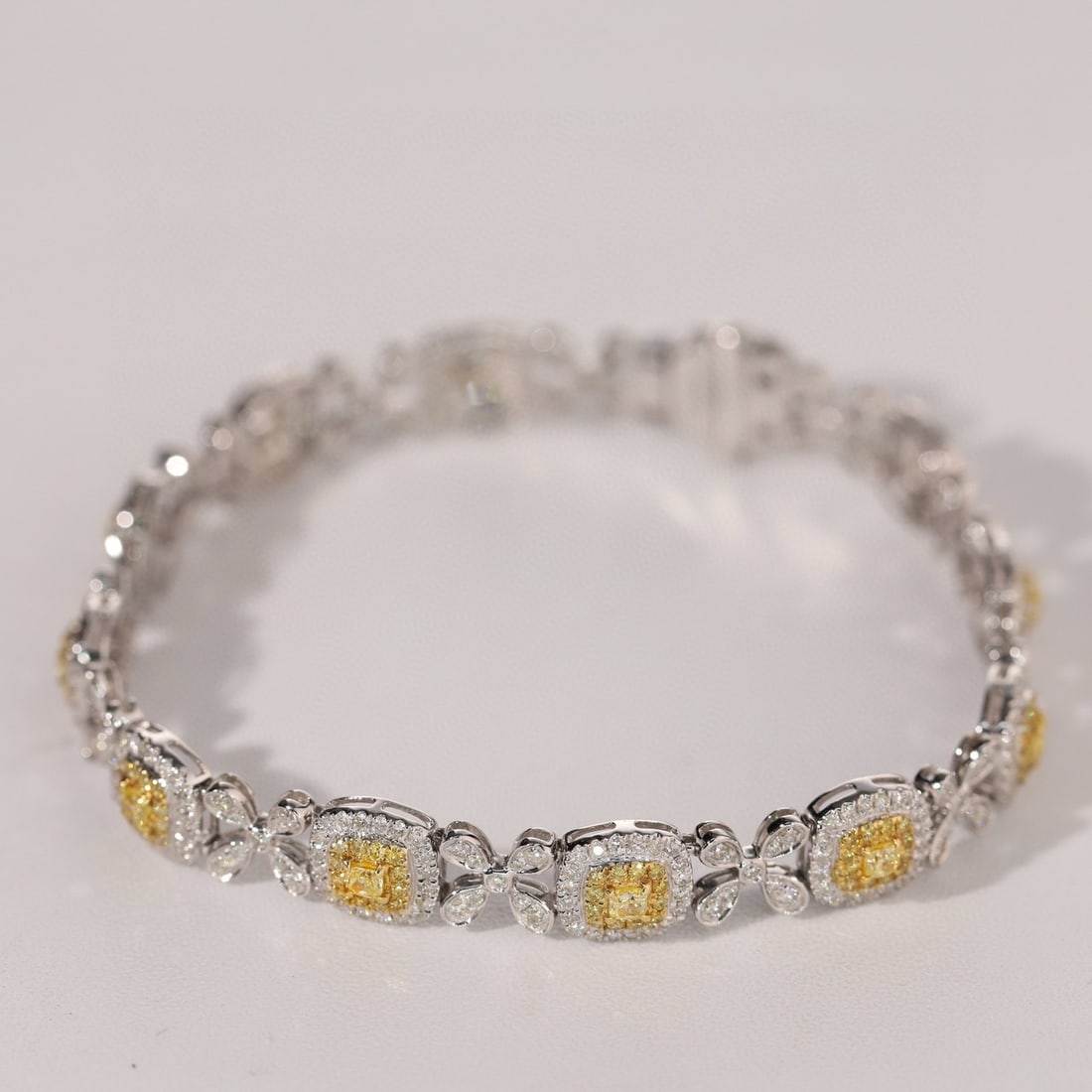 14k Gold 2.85 Ct Natural Color Diamond Bracelet - 4