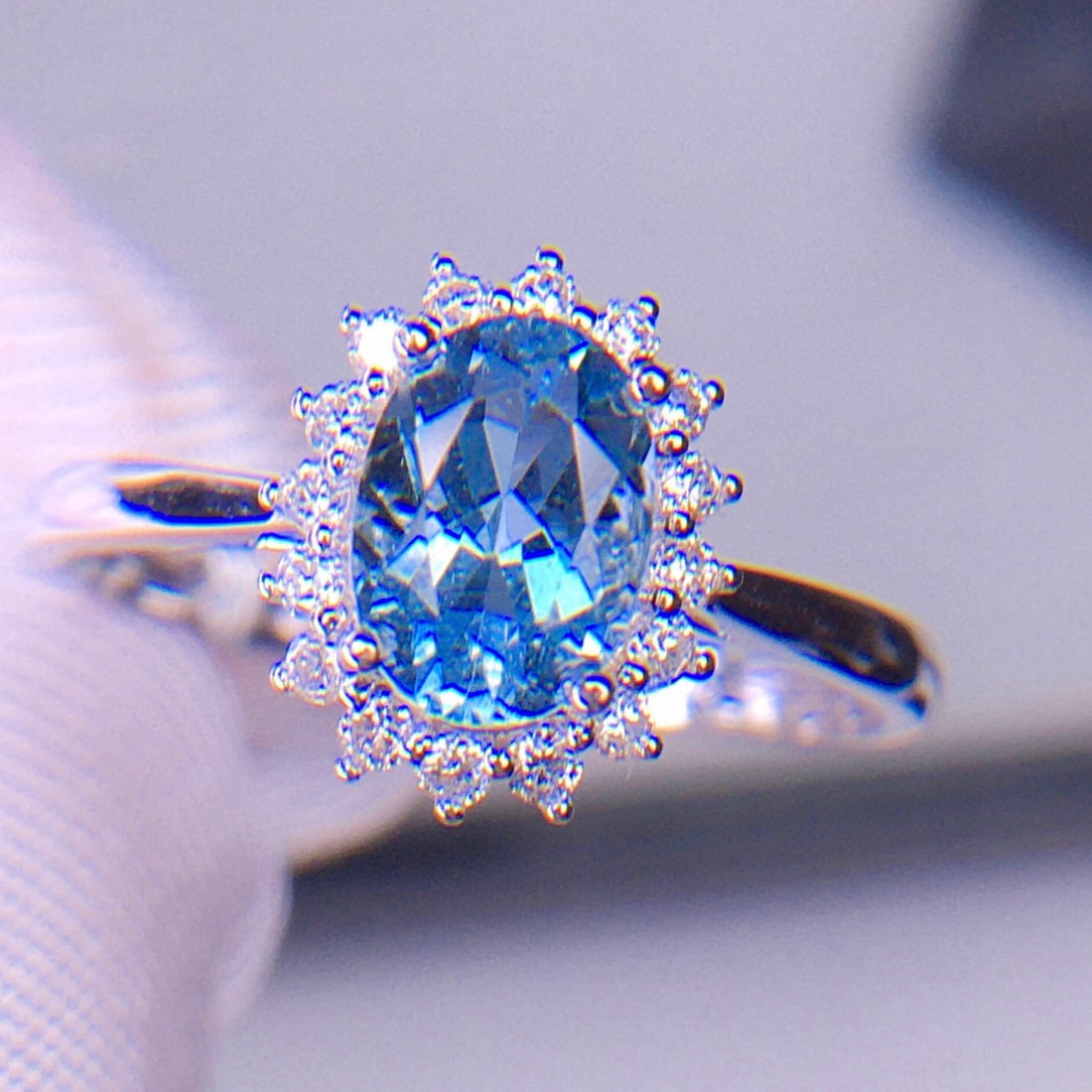 14k Gold 1.06 Ct Natural Aquamarine & Diamond Ring - 3