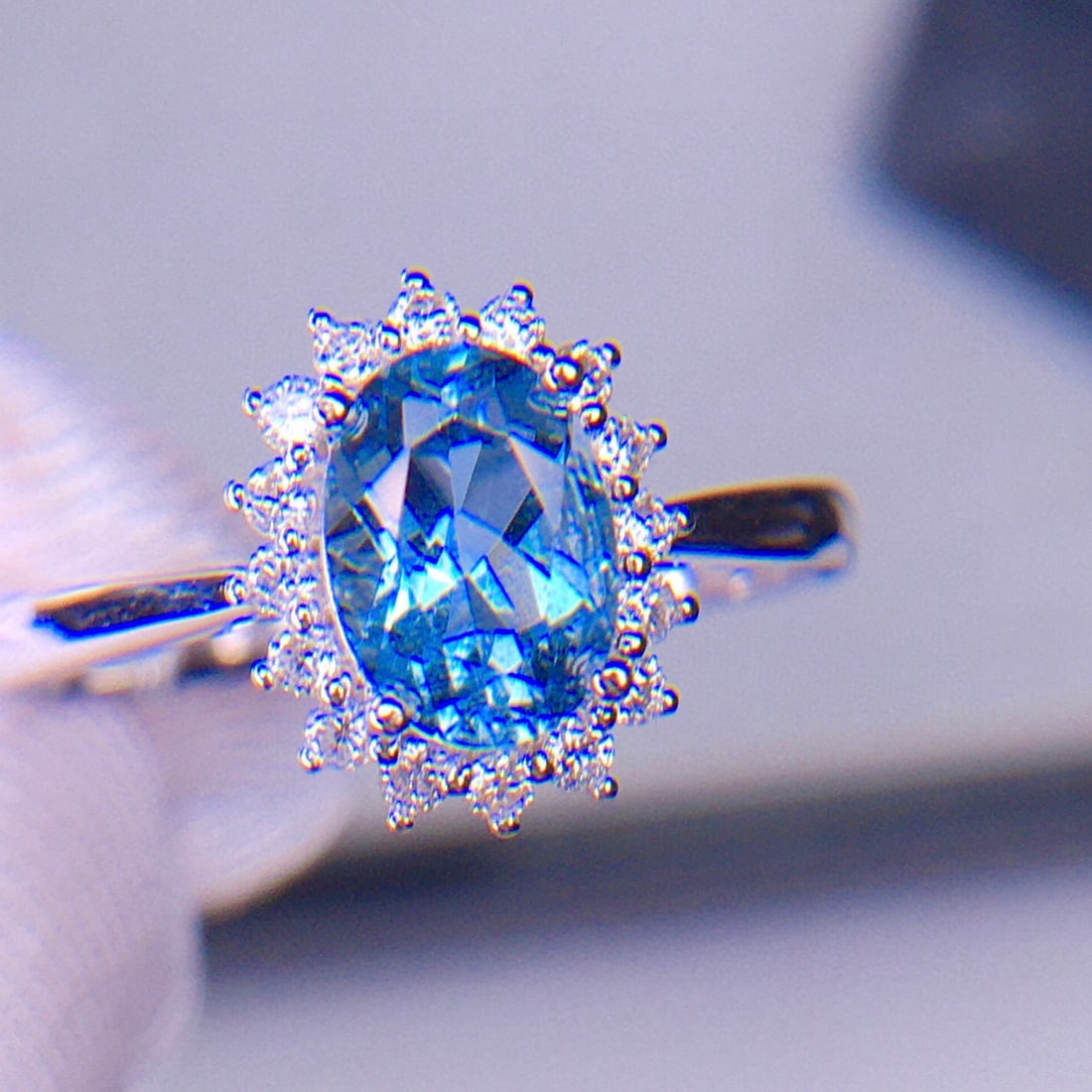 14k Gold 1.06 Ct Natural Aquamarine & Diamond Ring - 4