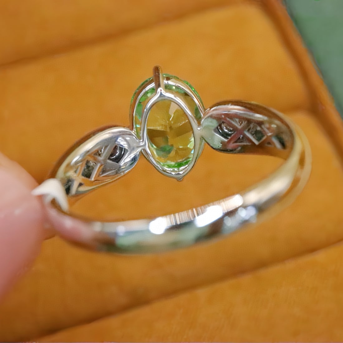 14k Gold 2.31 Ctw Natural Tsavorite & Diamond Ring - 4