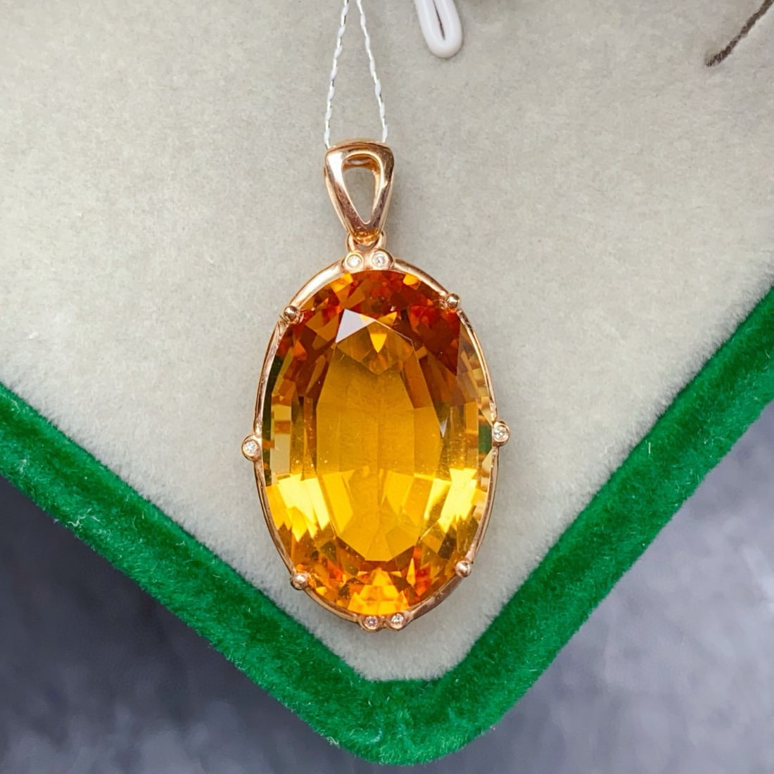 14k Gold 18.27 Ctw Natural Citrine & Diamond Pendant( Without Chain ): Ref:231131238 // gold content:14k gold // main gemstone:citrine // shape:oval // carat weight:18. 25ct // color:yellow // treatment:natural // // adjacent gemstone 2 : diamond // number of stones:6