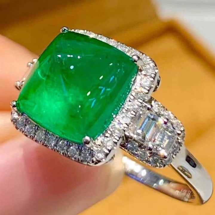 14k Gold 4.3 Ct Natural Emerald & Diamond Ring - 4