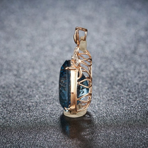 14k Gold 17.35 Ct Natural Topaz & Diamond Pendant( Without Chain ) - 4