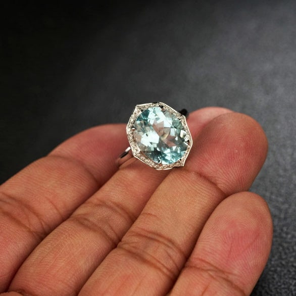 14k Gold 4.69 Ct Natural Aquamarine & Diamond Ring - 8