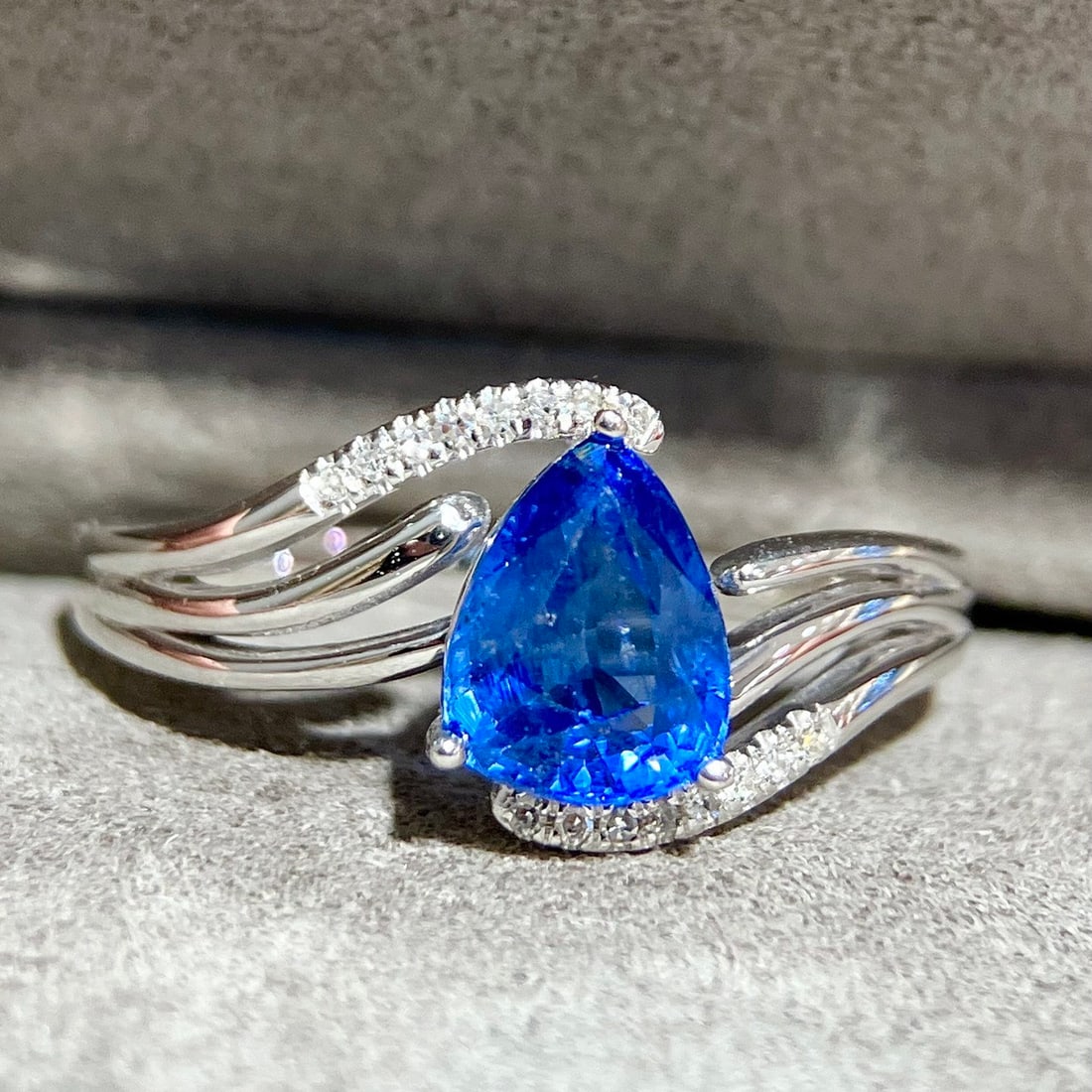 14k Gold 1.42 Ct Natural Sapphire & Diamond Ring - 3