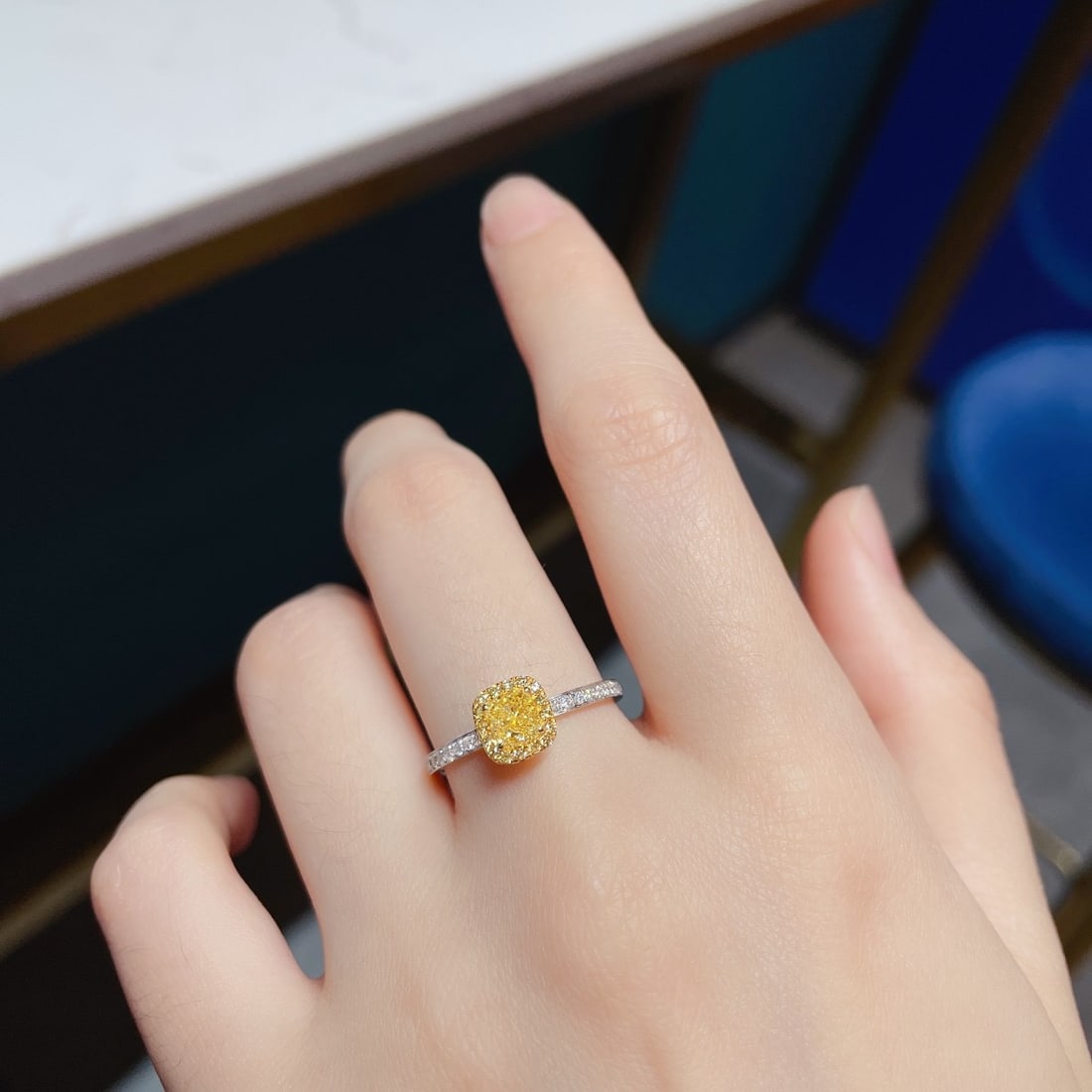 14k Gold 0.72 Ctw Natural Yellow Diamond & Diamond Ring - 7