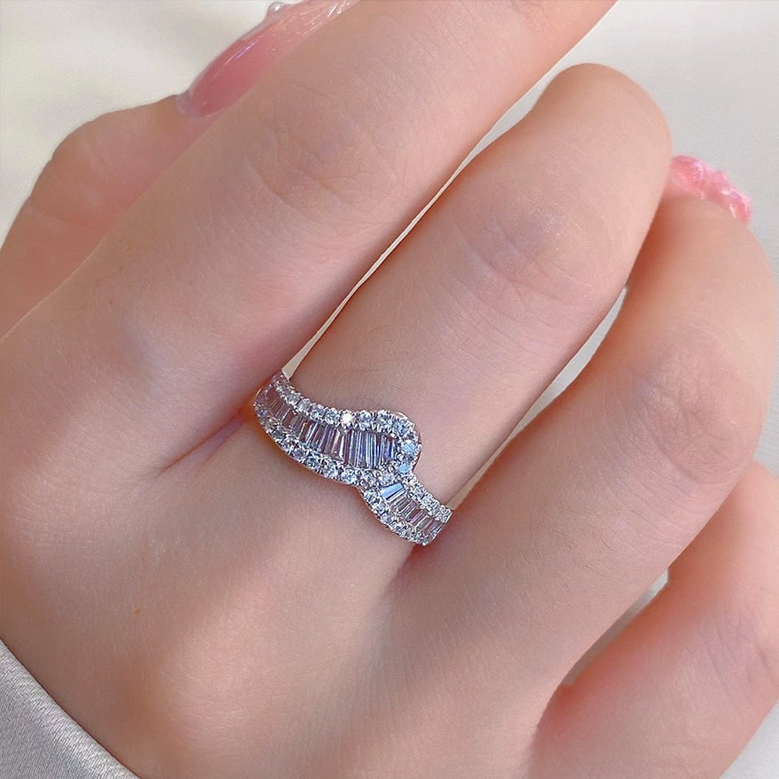 14k Gold 0.6 Ct Natural H Diamond Ring - 4