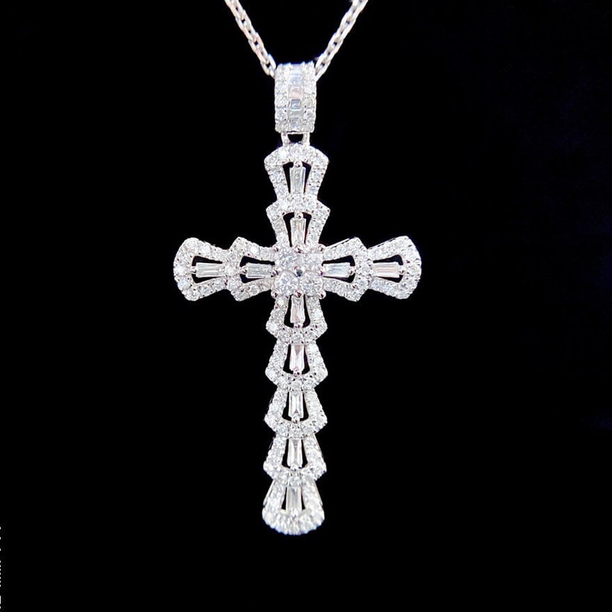 14k Gold 0.5 Ct Natural H Diamond Pendant( Without Chain ): Ref:231132086 // gold content:14k gold // main gemstone:diamond // shape:multiple // carat weight:0. 5ct // clarity grade:vs-si // color:h // treatment:natural // High Estimate: 6300Condition: