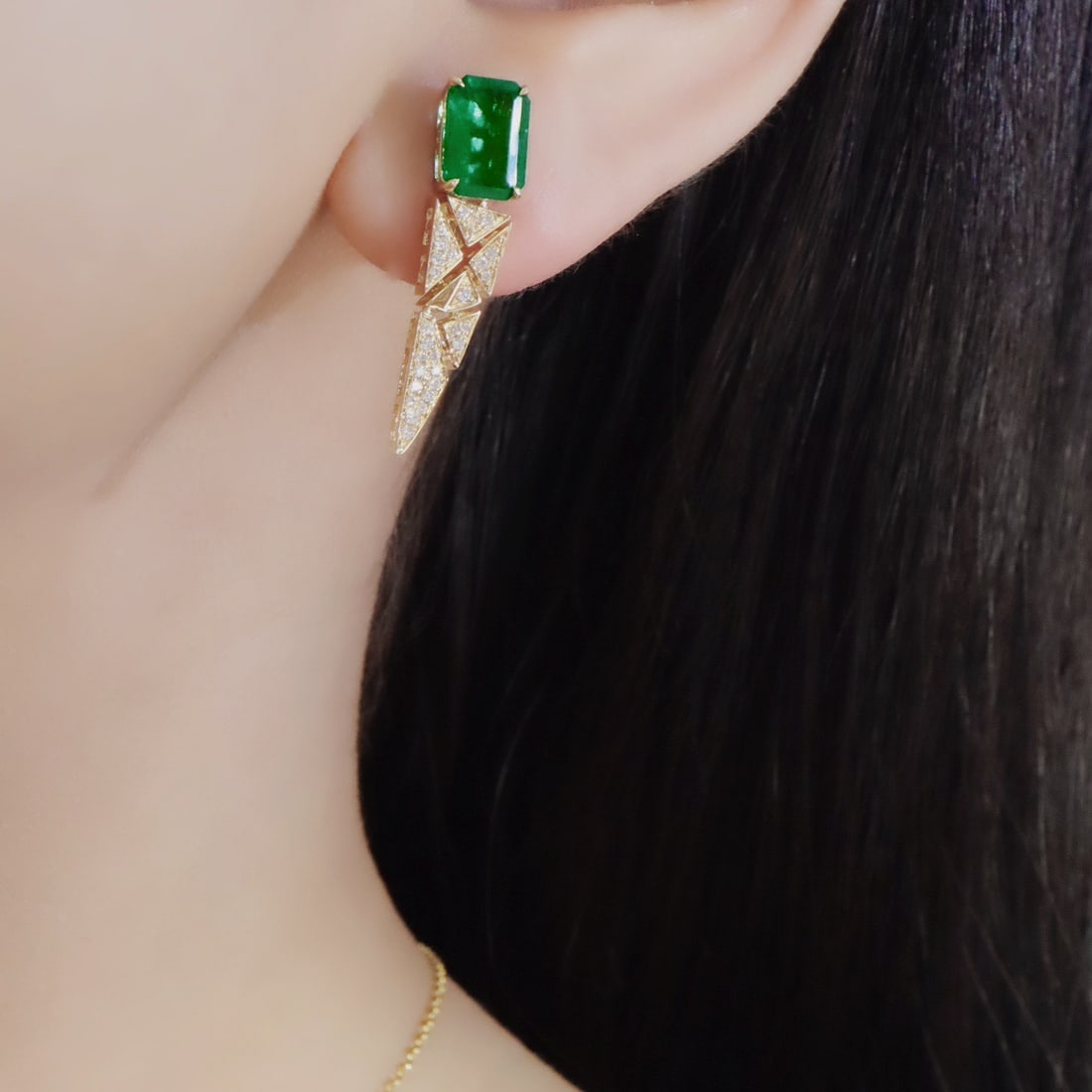 14k Gold 3.85 Ctw Vivid Green Natural Emerald & Diamond Earrings - 5