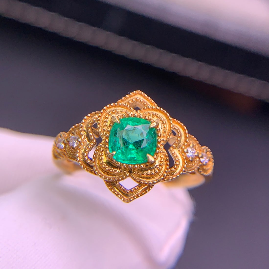14k Gold 0.53 Ct Natural Emerald & Diamond Ring - 3
