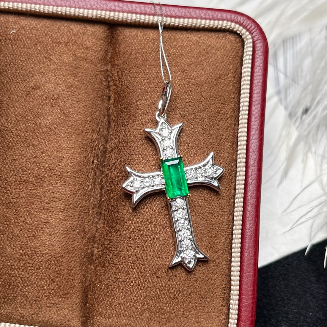 14k Gold 0.86 Ctw Vivid Green Natural Emerald & Diamond Pendant( Without Chain ) - 4