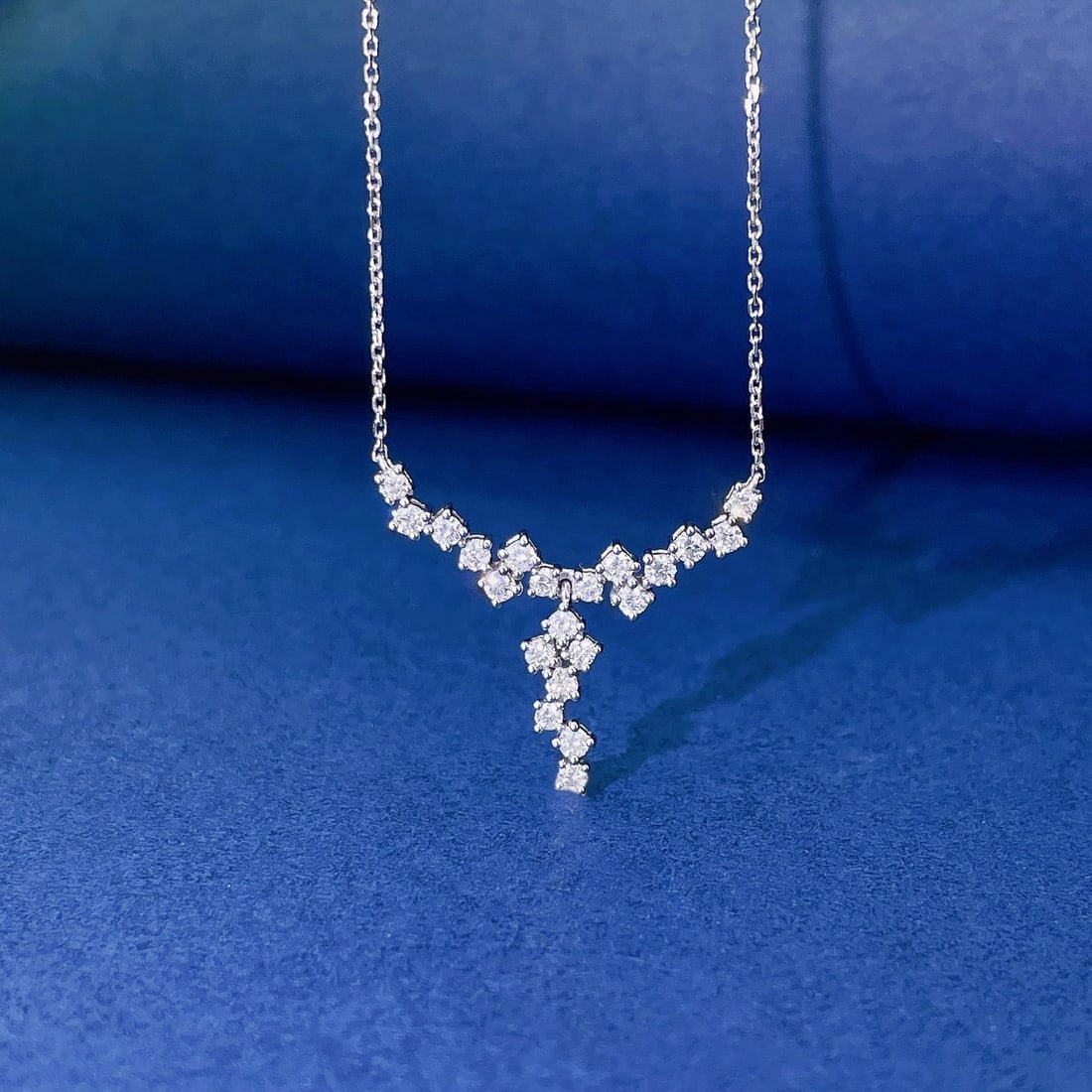 14k Gold 0.39 Ct Natural H Diamond Necklace: Ref:231132104 // gold content:14k gold // main gemstone:diamond // shape:round // carat weight:0. 39ct // clarity grade:vs-si // color:h // treatment:natural // cut grade:g // High Estimate: