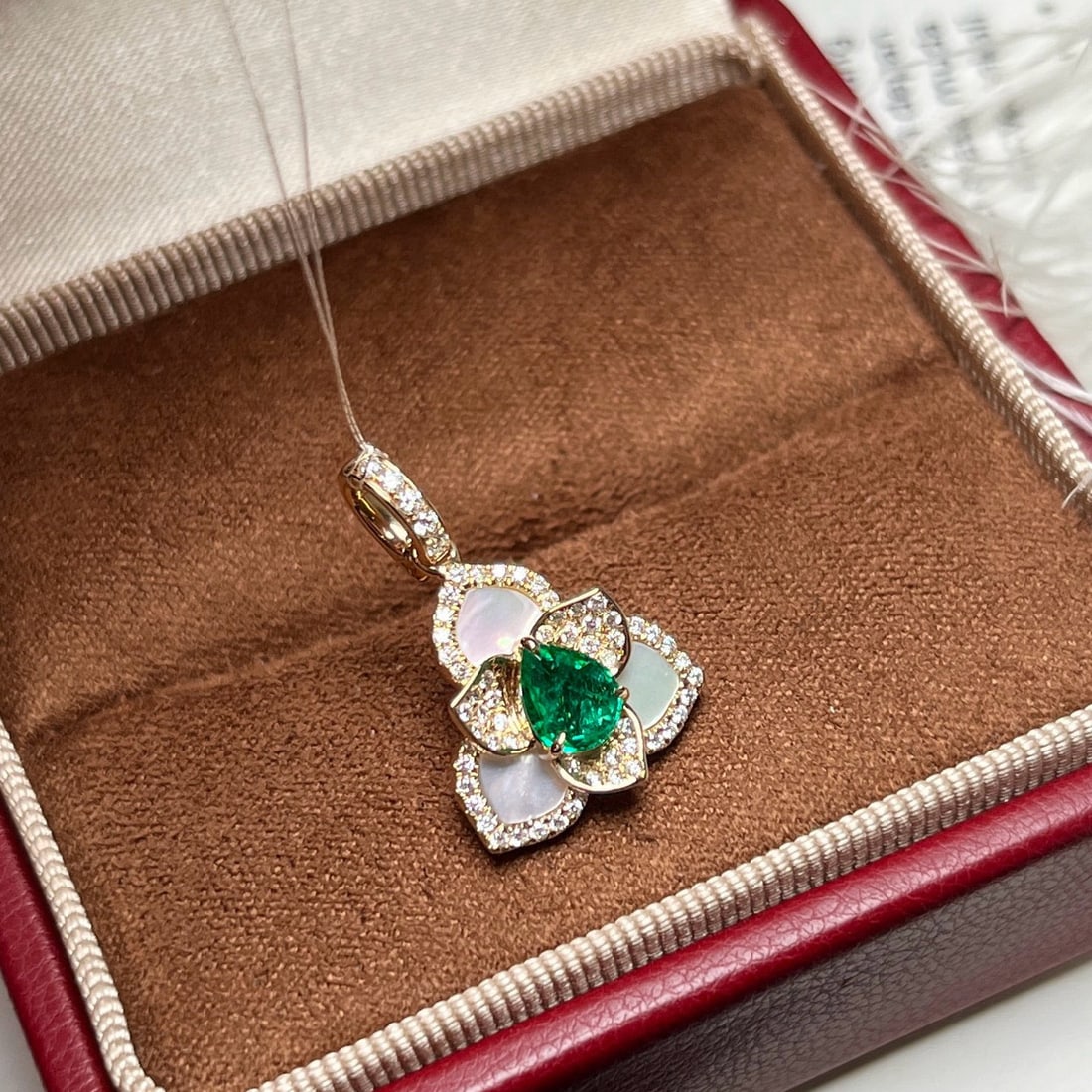 14k Gold 0.73 Ctw Vivid Green Natural Emerald & Diamond Pendant( Without Chain ) - 4