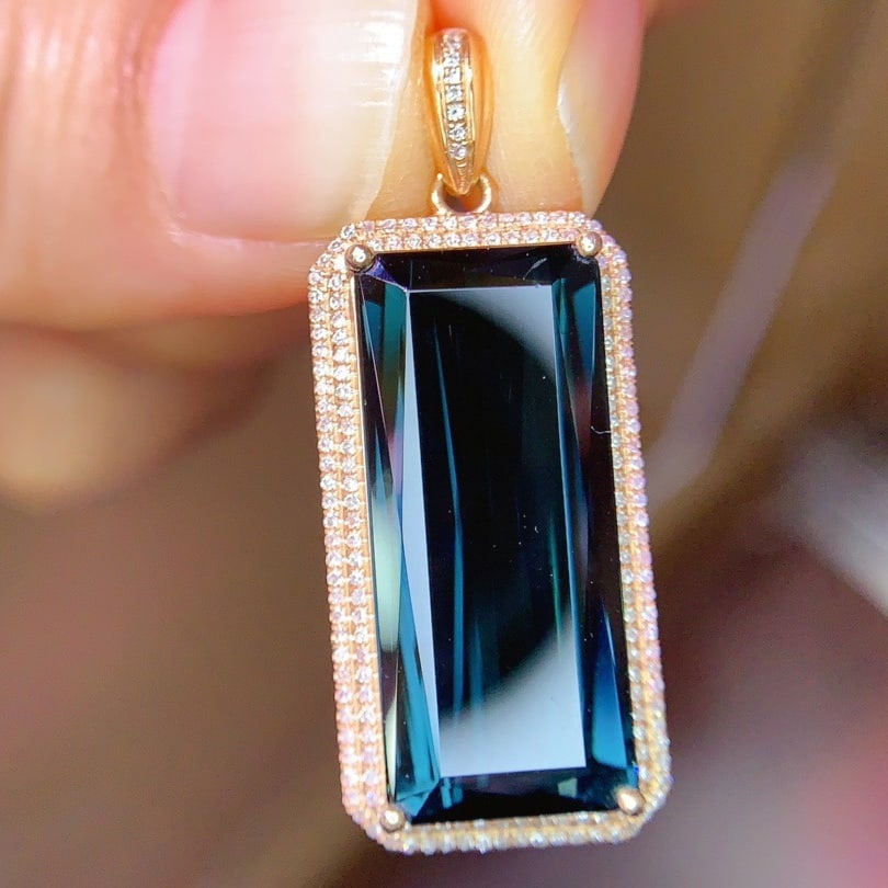 14k Gold 15.76 Ct Natural Tourmaline & Diamond Pendant( Without Chain ): Ref:231132156 // gold content:14k gold // main gemstone:tourmaline // shape:octagonal // carat weight:15. 76ct // color:blue // treatment:natural // // adjacent gemstone 2 : diamond // shape:round