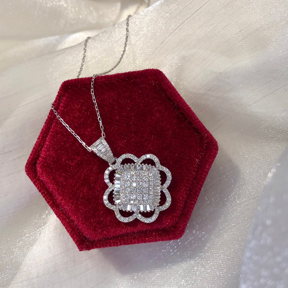 14k Gold 1.12 Ct Natural H Diamond Pendant( Without Chain ): Ref:231132161 // gold content:14k gold // main gemstone:diamond // shape:multiple // carat weight:1. 12ct // clarity grade:vs-si // color:h // treatment:natural // Condition: NewLow Estimate: