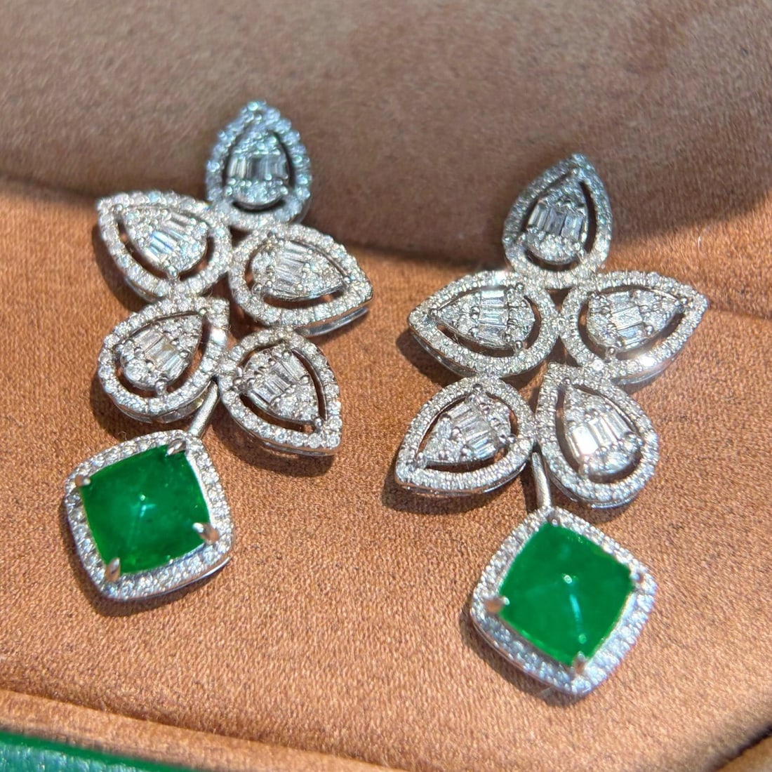 14k Gold 2.78 Ctw Natural Emerald & Diamond Earrings - 4