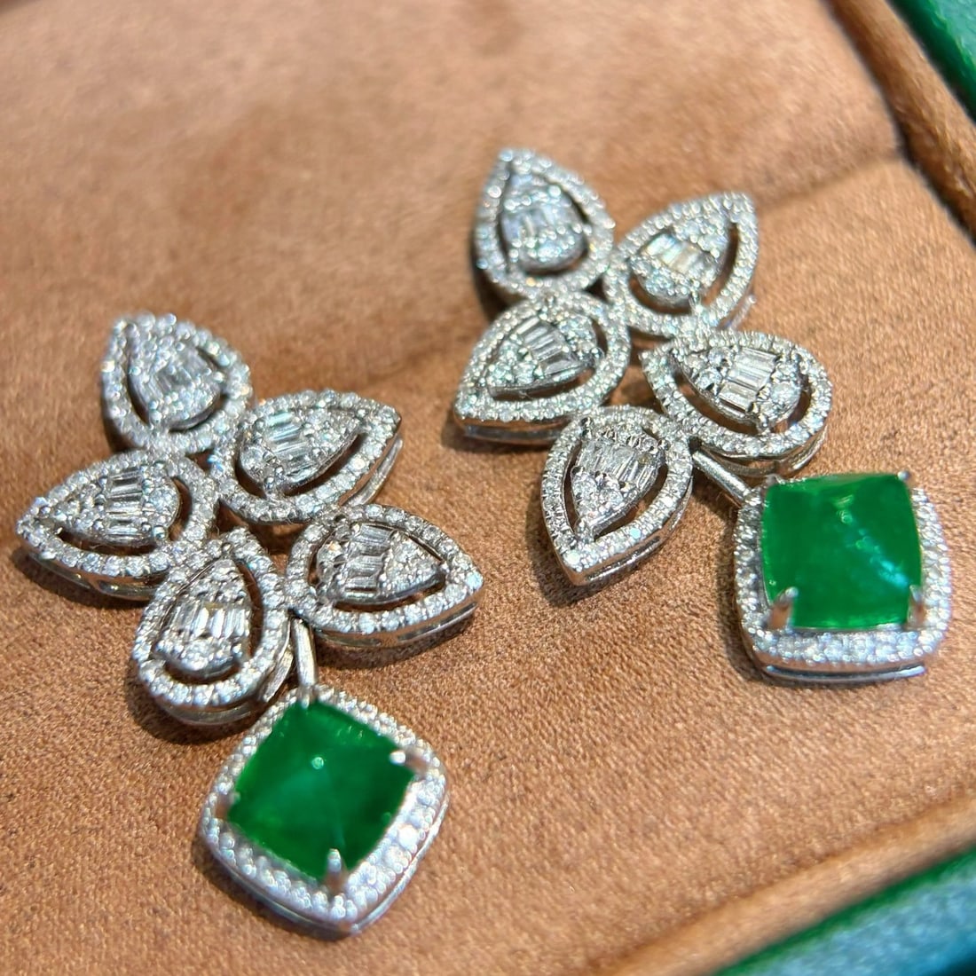 14k Gold 2.78 Ctw Natural Emerald & Diamond Earrings - 5