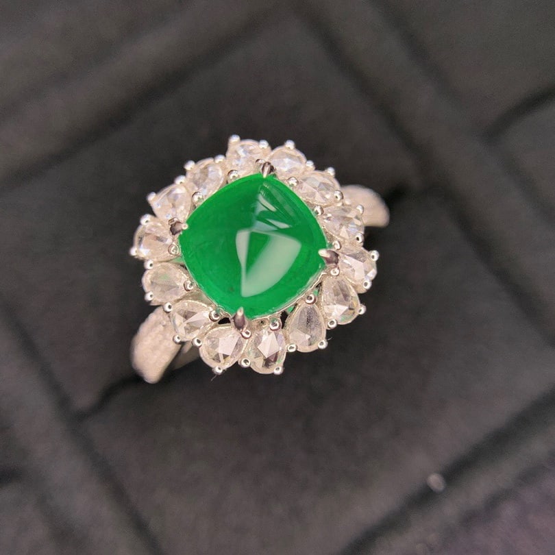 14k Gold 3.13 Ctw Natural Emerald & Diamond Ring: Ref:231132167 // gold content:14k gold // ring size:7. 25us // // main gemstone:emerald // shape:sugar-loaf // carat weight:2. 25ct // color:green // treatment:natural // // adjacent gemstone 2 :