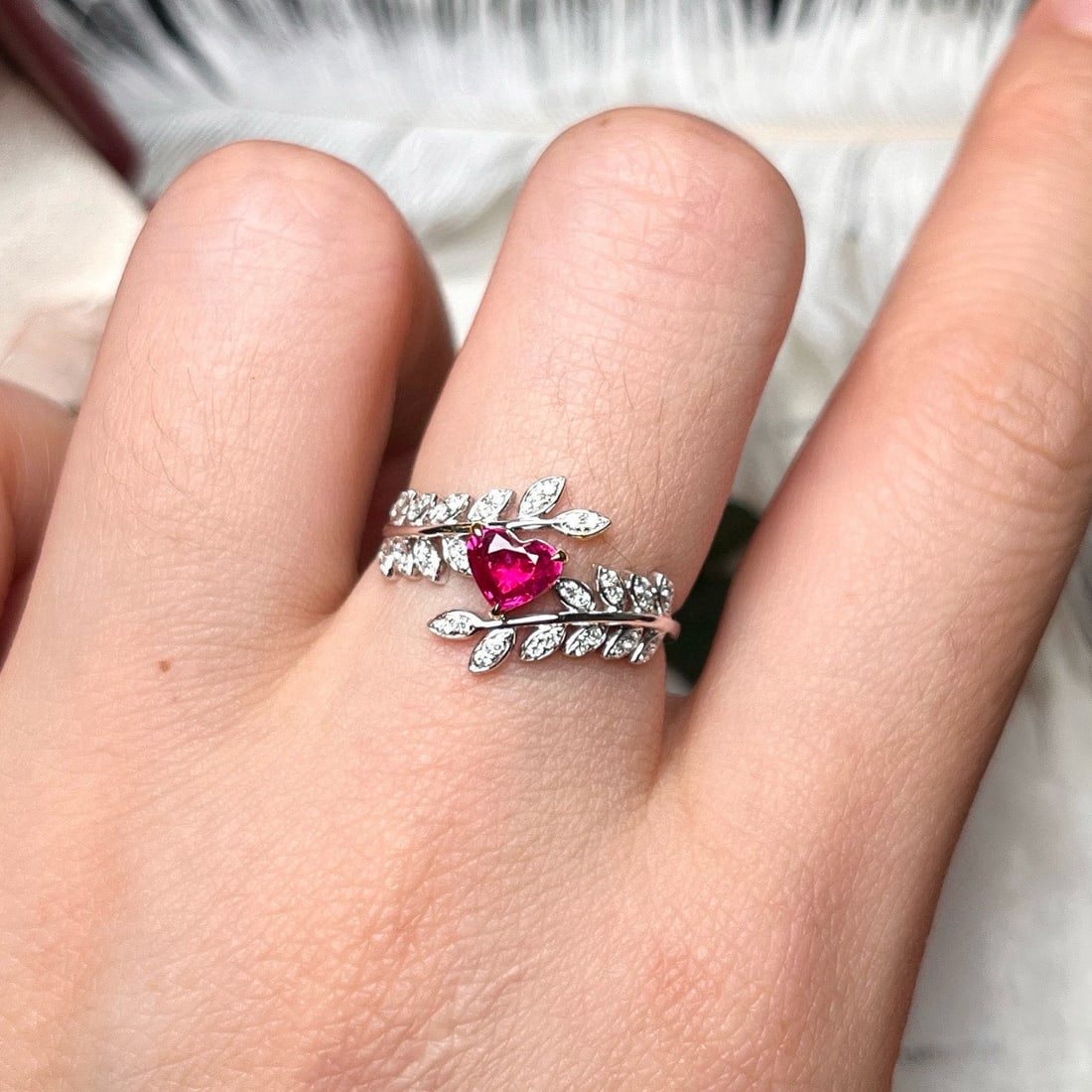 14k Gold 0.71 Ctw Natural Ruby & Diamond Ring - 3