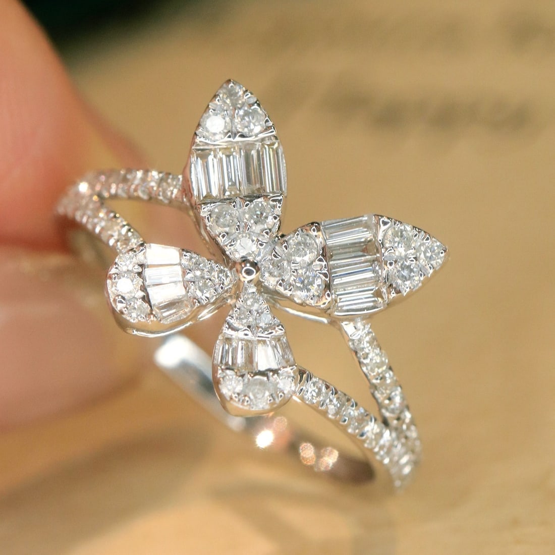 14k Gold 0.56 Ct Natural H Diamond Ring - 3