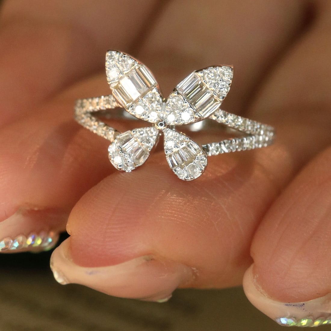 14k Gold 0.56 Ct Natural H Diamond Ring - 4