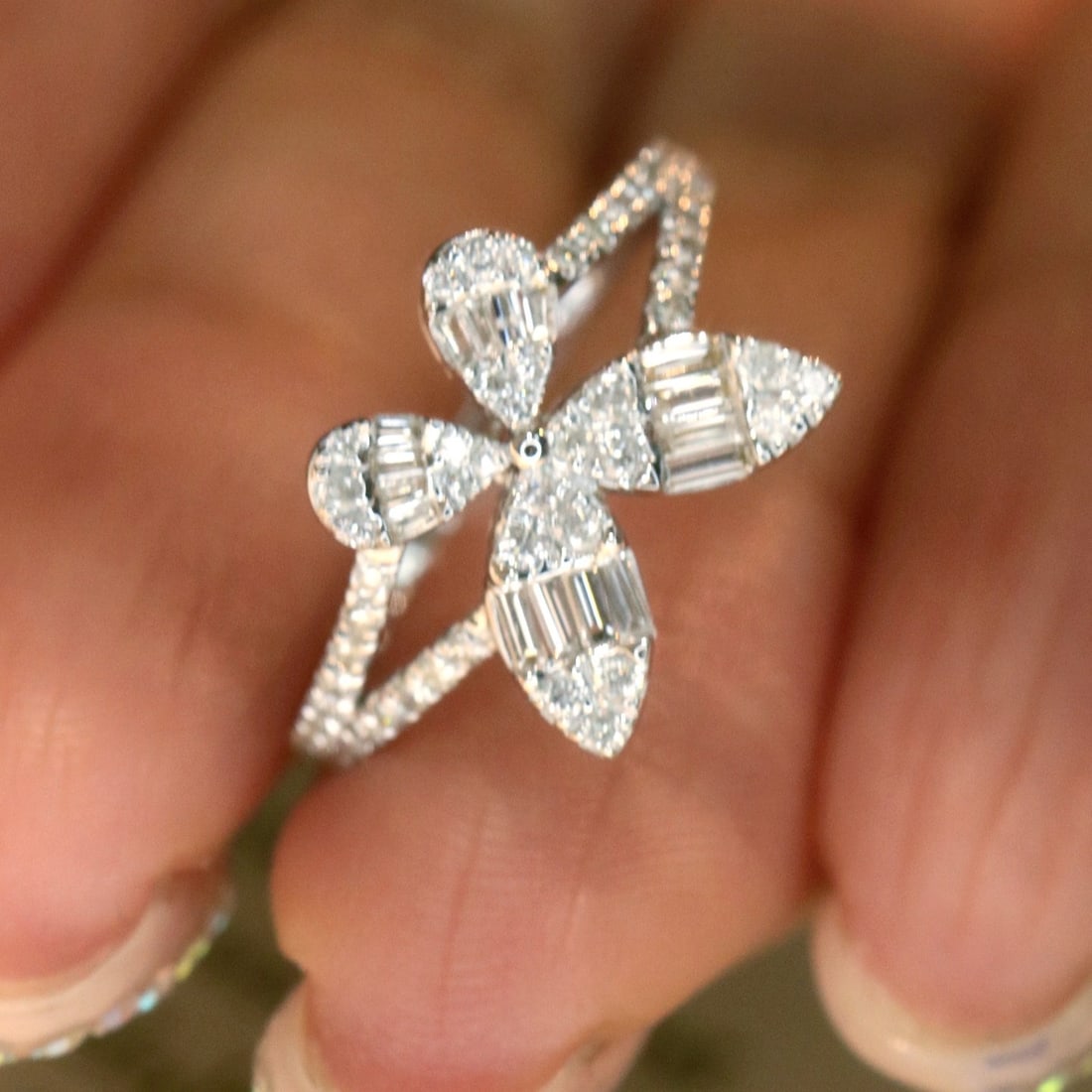 14k Gold 0.56 Ct Natural H Diamond Ring - 5