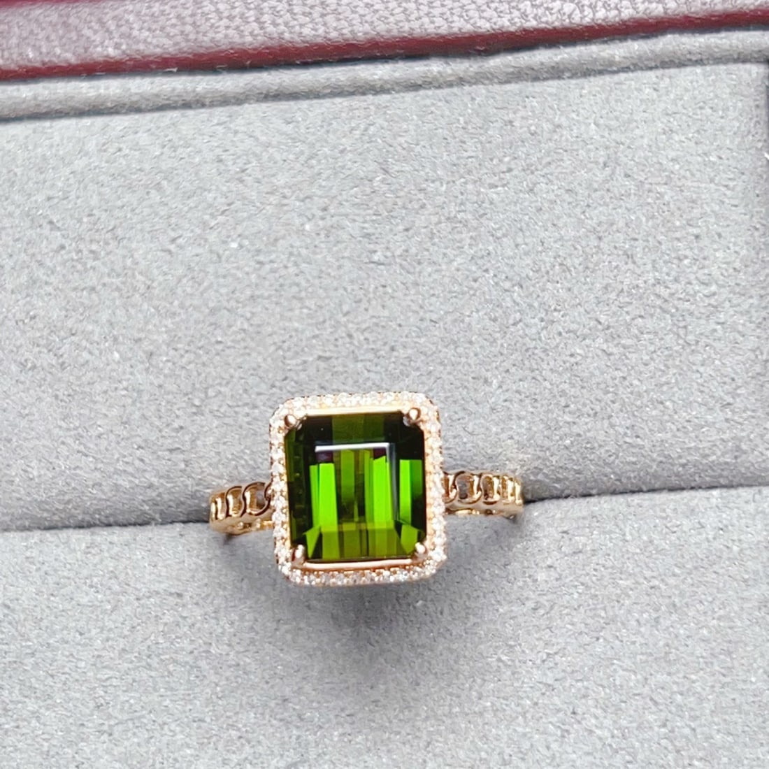 14k Gold 3.57 Ctw Natural Tourmaline & Diamond Ring: Ref:231132199 // gold content:14k gold // ring size:7. 25us // // main gemstone:tourmaline // shape:octagonal // carat weight:3. 45ct // color:green // treatment:natural // // adjacent gemstone 2 : di