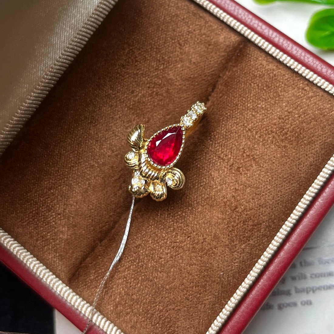 14k Gold 0.89 Ctw Vivid Red Natural Ruby & Diamond Ring: Ref:231132213 // gold content:14k gold // ring size:7. 25us // // main gemstone:ruby // shape:pear // carat weight:0. 72ct // color:vivid red // treatment:natural // // adjacent gemstone 2 :