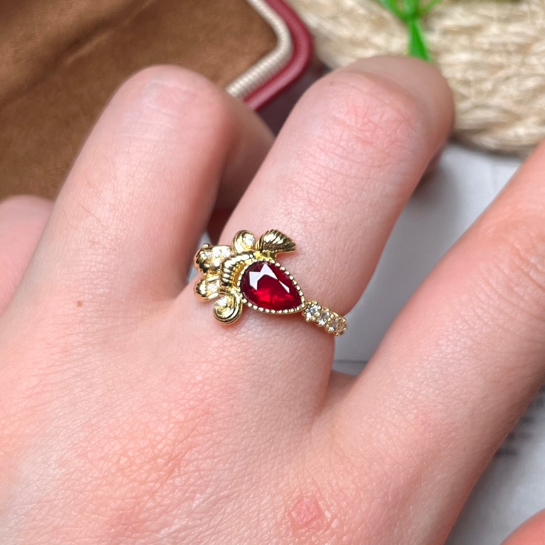 14k Gold 0.89 Ctw Vivid Red Natural Ruby & Diamond Ring - 4