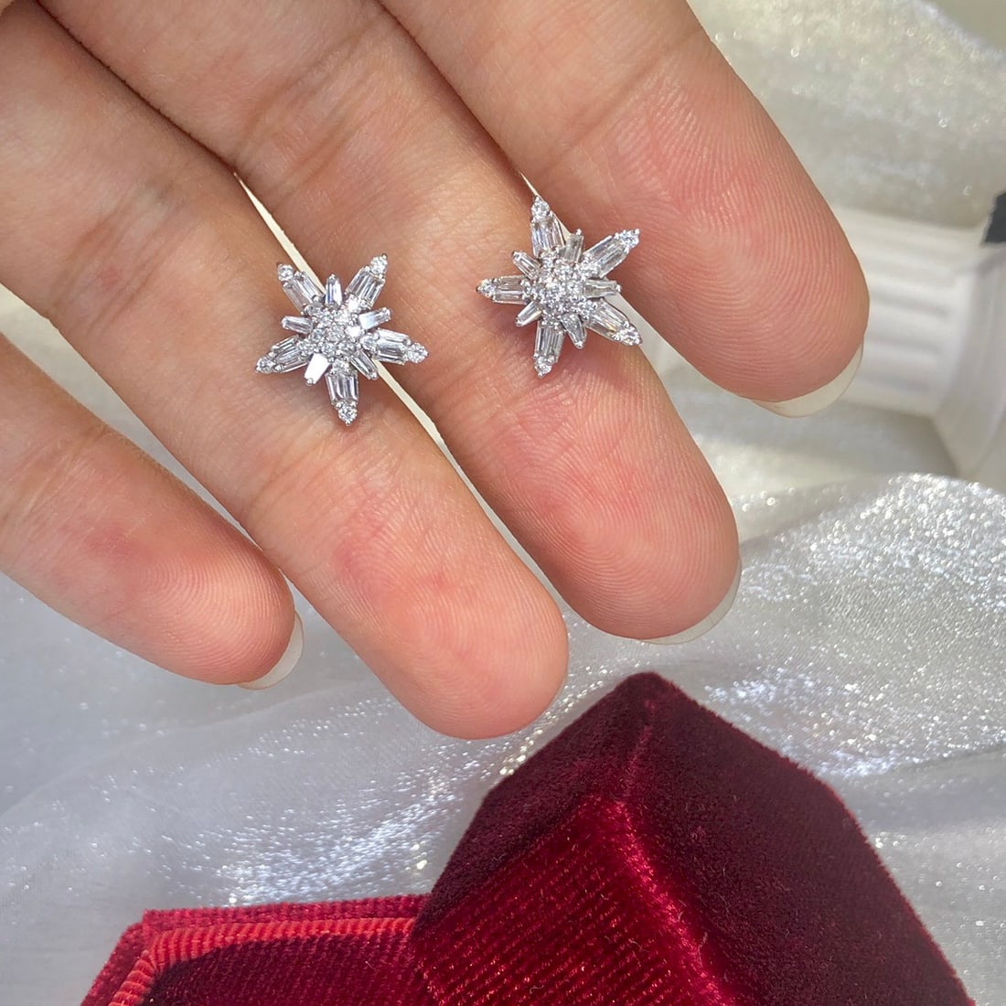 14k Gold 0.70 Ct Natural H Diamond Earrings - 2