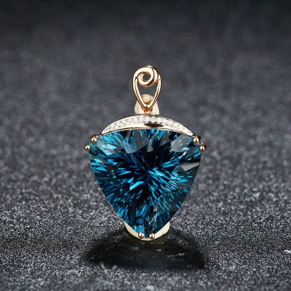14k Gold 20.6 Ct Natural Topaz & Diamond Pendant( Without Chain ): Ref:231132237 // gold content:14k gold // main gemstone:topaz // shape:triangle // carat weight:20. 6ct // color:blue // treatment:natural // // adjacent gemstone 2 : diamond // shape:round //
