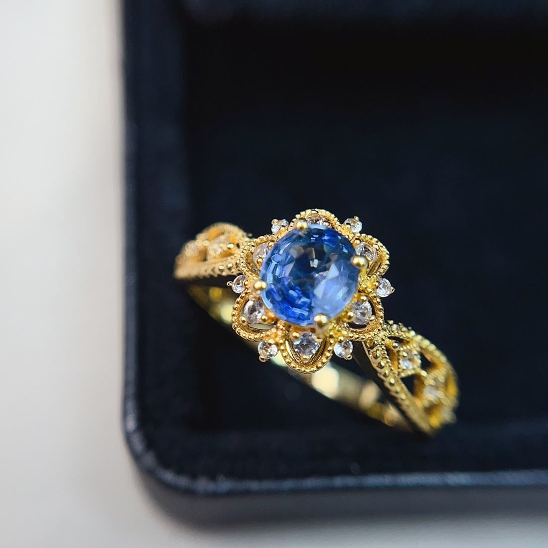 14k Gold 0.85 Ct Natural Sapphire & Sapphire Ring - 4