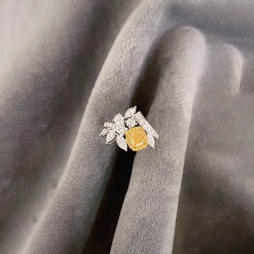 14k Gold 1.10 Ctw Natural Yellow Diamond & Diamond Ring - 4