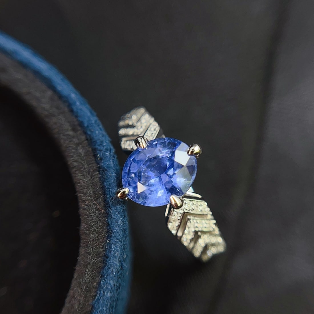 14k Gold 1.65 Ct Natural Sapphire & Diamond Ring - 3