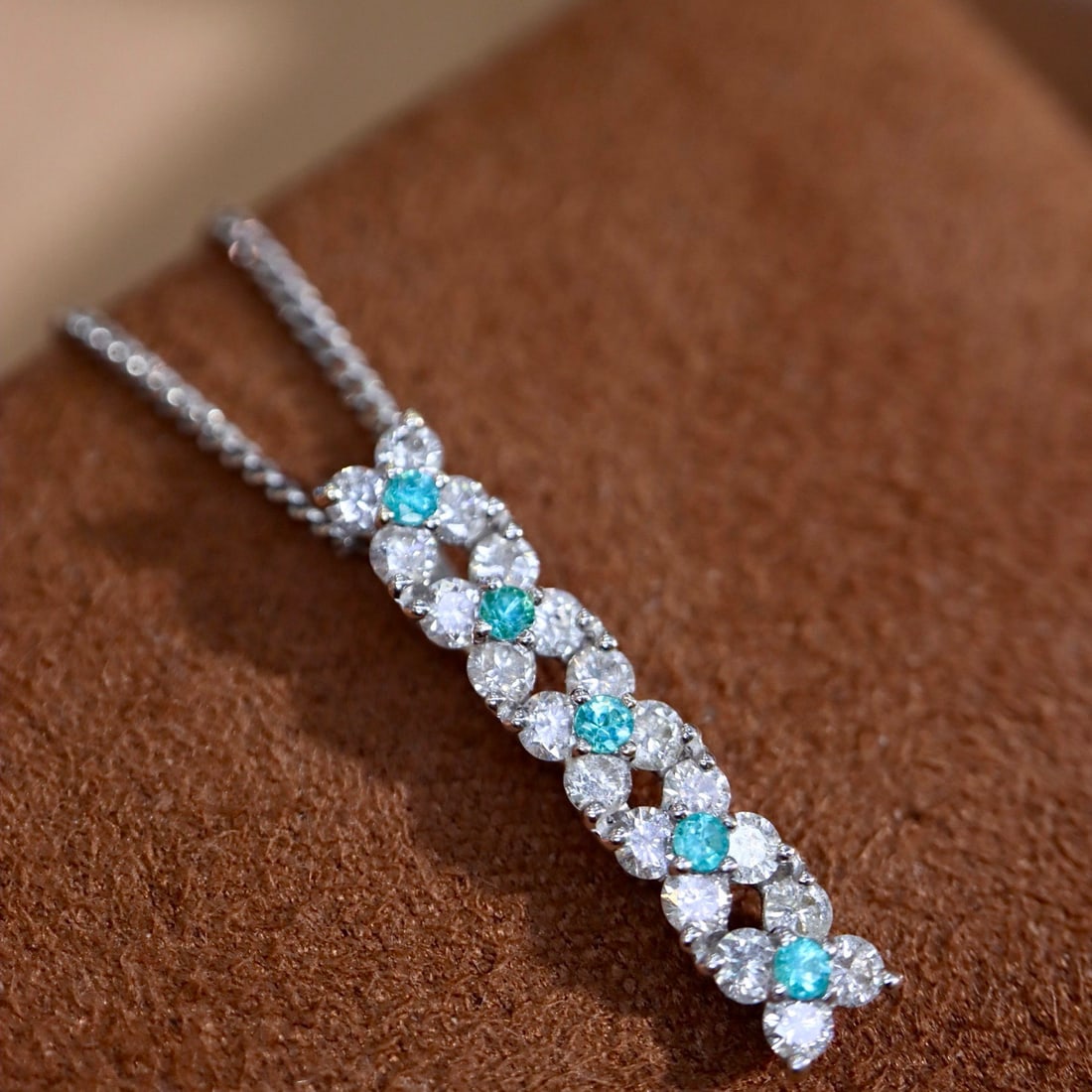 14k Gold 0.75 Ctw Natural Paraiba Tourmaline & Diamond Necklace: Ref:231132282 // gold content:14k gold // main gemstone:paraiba tourmaline // shape:round // carat weight:0. 09ct // color:blue // treatment:natural // cut grade:g // // adjacent gemstone 2 :