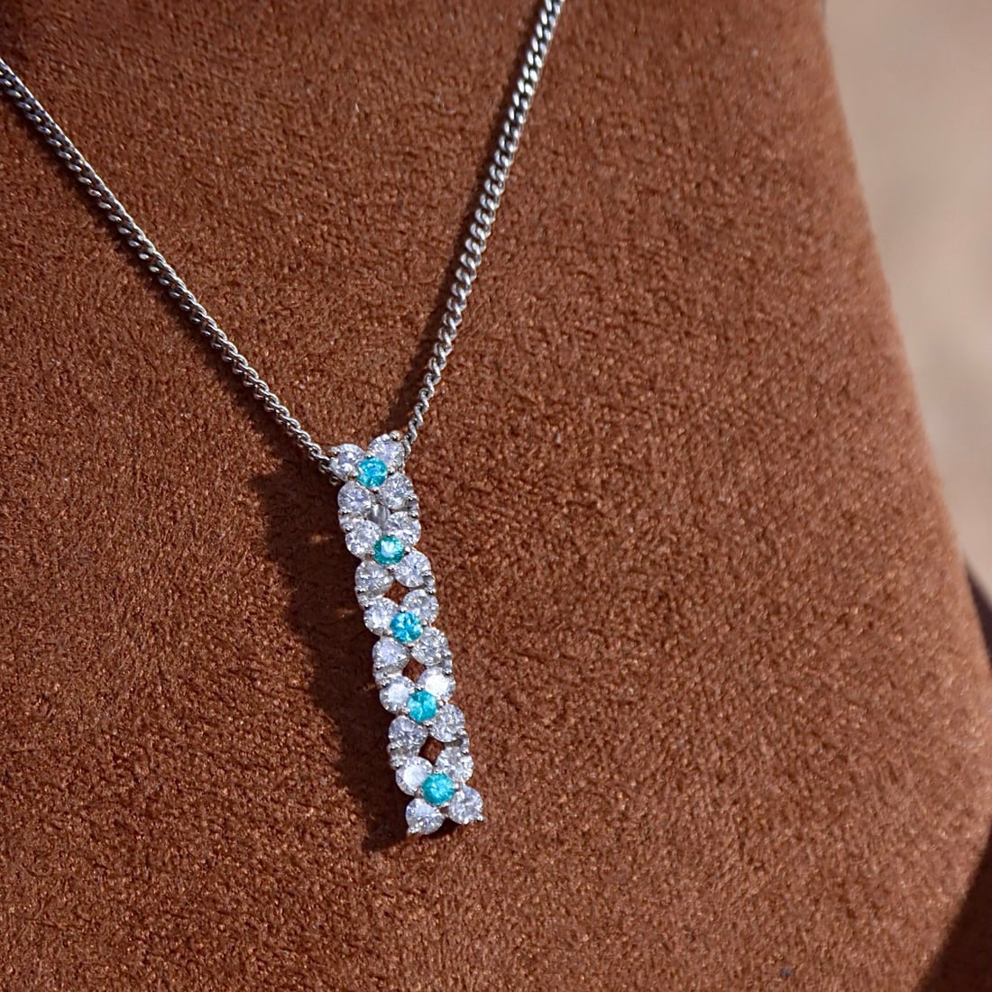 14k Gold 0.75 Ctw Natural Paraiba Tourmaline & Diamond Necklace - 2