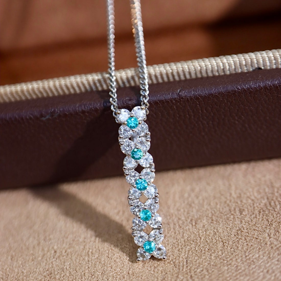 14k Gold 0.75 Ctw Natural Paraiba Tourmaline & Diamond Necklace - 3