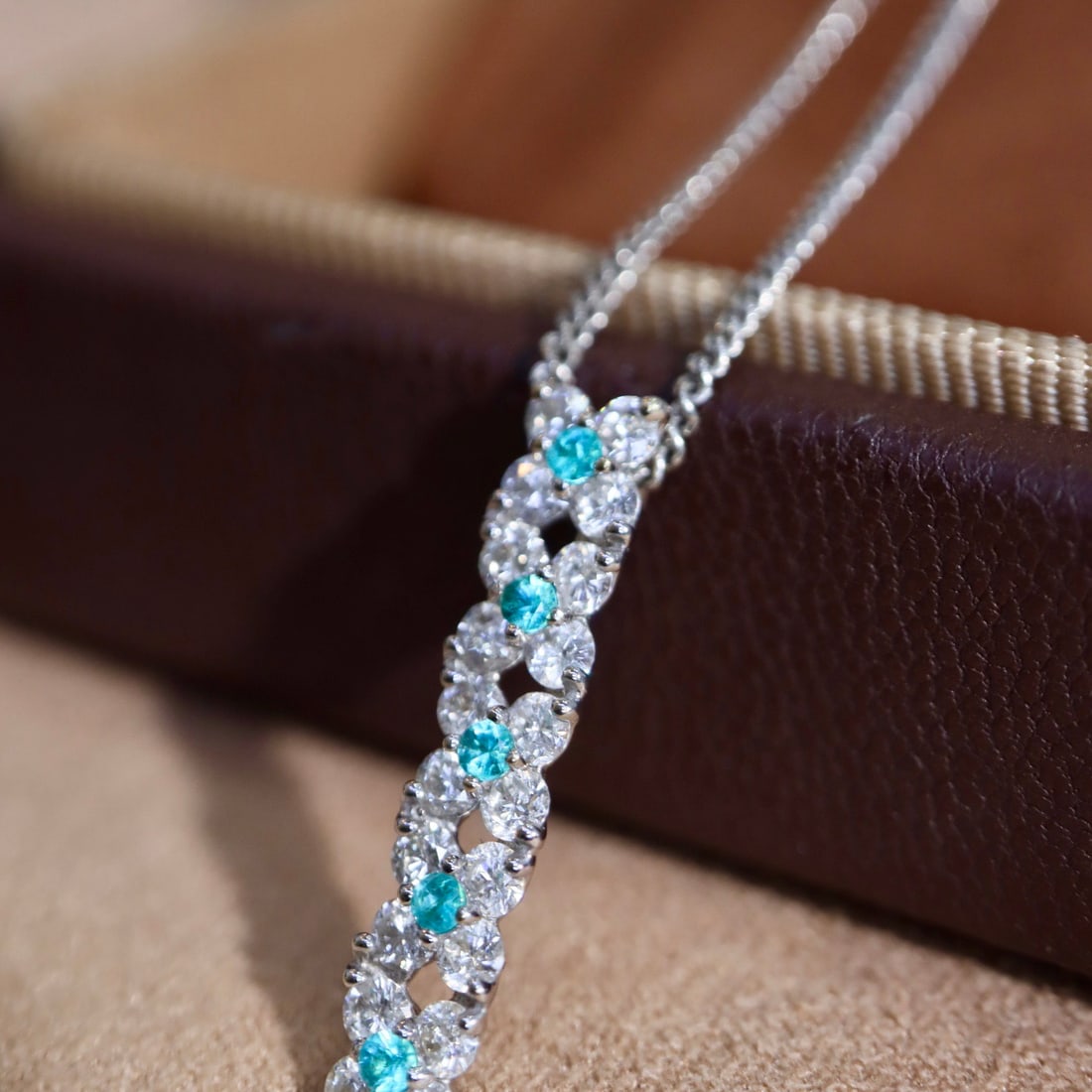 14k Gold 0.75 Ctw Natural Paraiba Tourmaline & Diamond Necklace - 5