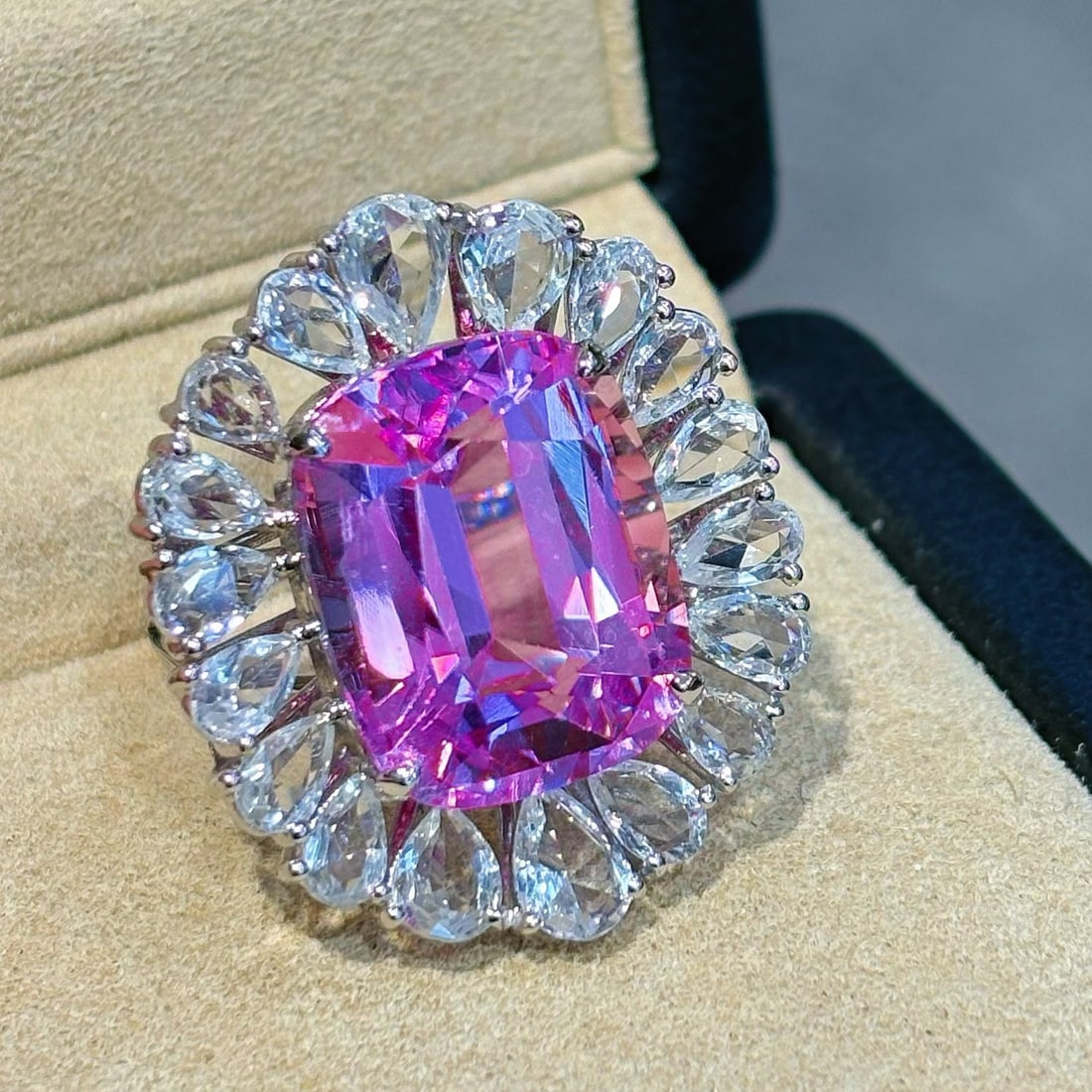 14k Gold 20.03 Ctw Natural Kunzite & Sapphire Ring - 2